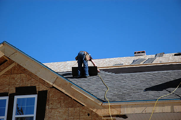 Best Roof Gutter Cleaning  in Royal City, WA
